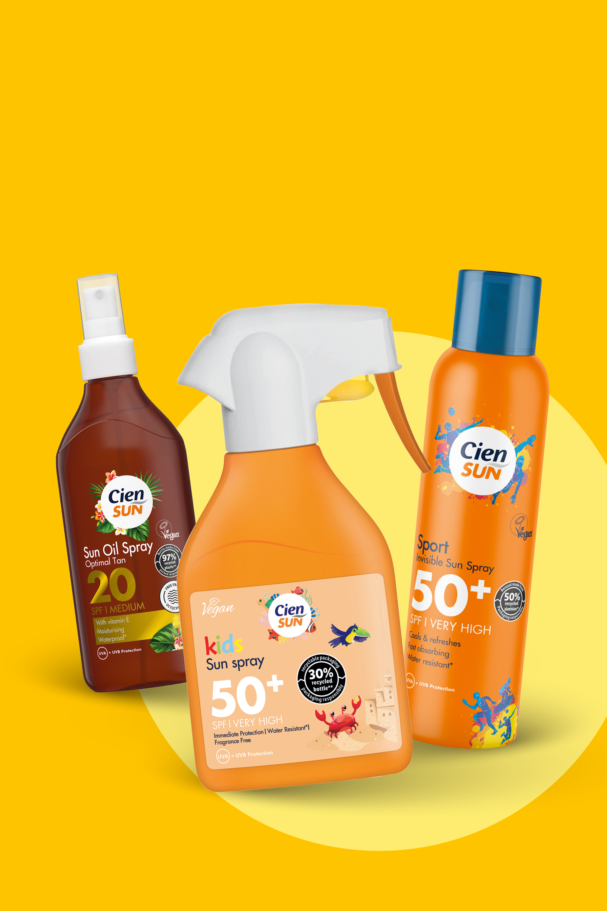 Trije izdelki za zaščito pred soncem: sprej za otroke SPF 50+, sprej za šport SPF 50+ in olje za sončenje SPF 20.