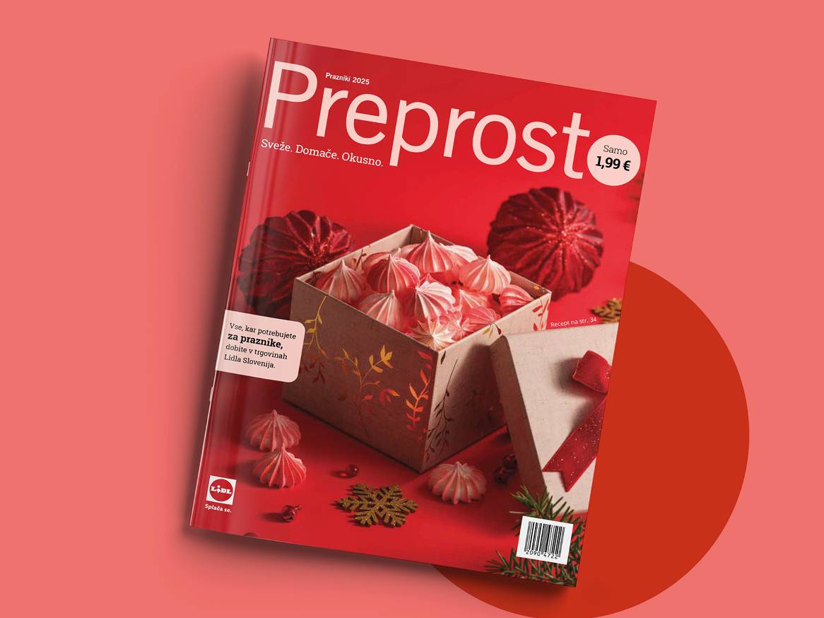 Naslovnica revije Preprosto s škatlo mering in prazničnimi okraski.
